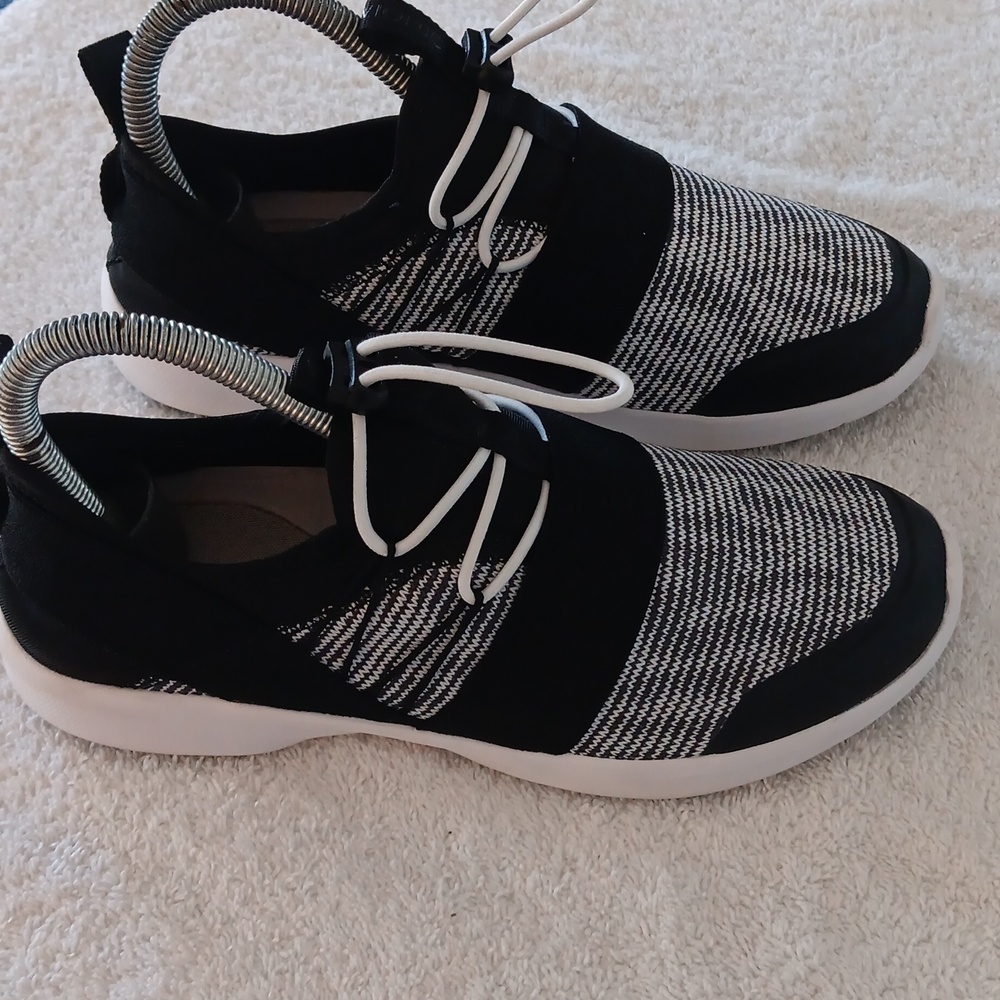 NWOT Vionic Alaina Comfort Slip On Athletic Shoes - Picture 9 of 16